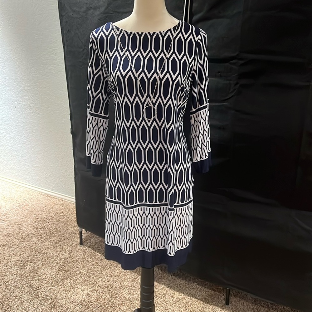 12P En Focus long sleeve light weight dress with attached necklace